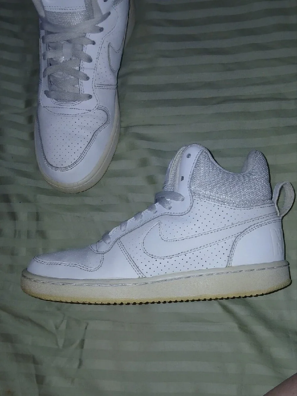 Womens Nike Court Burrough Mid Triple White Hi Top Sneakers Sz: 6.5